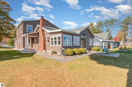 1115 S Bay Dr, Tawas City, MI, 48763-9318 | Card Image