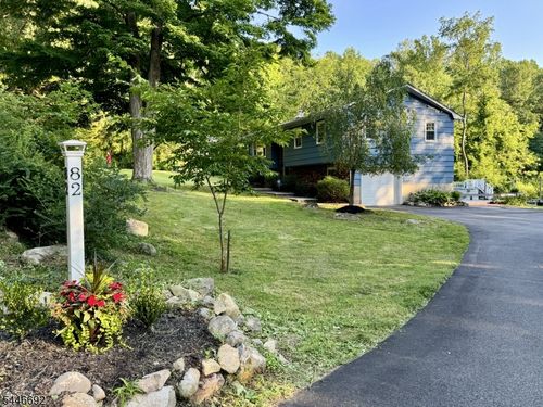 82 Catswamp Rd, Hackettstown, NJ, 07840-4648 | Card Image