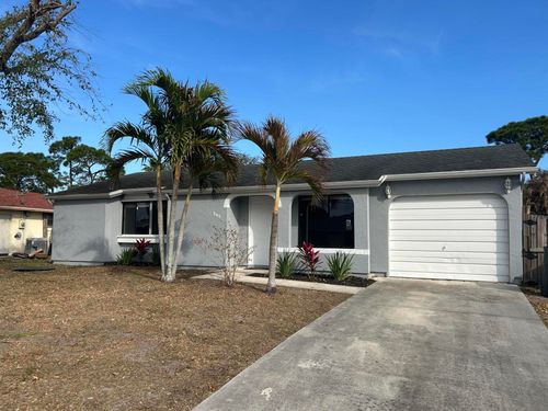 565 Se Thornhill Dr, Port St. Lucie, FL, 34983-3853 | Card Image