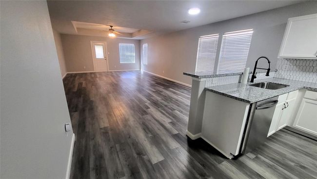 Large Living Room with plenty of natural light | Image 5