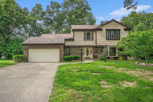 5204 Foxcroft Dr, Kalamazoo, MI, 49009-3812 | Card Image