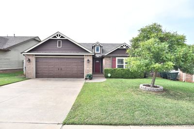 Welcome to this adorable 3 bed/ 2 bath home. | Image 1