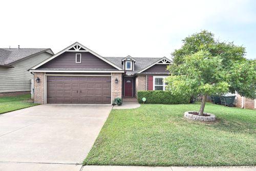 210 W 45th Street, Sand Springs, OK, 74063 | Card Image