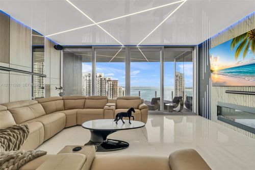 3103c-300 Biscayne Boulevard Way, Miami, FL, 33131-2297 | Card Image