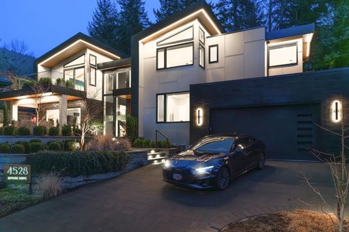 4528 Skyline Dr, North Vancouver, BC, V7R3H1 | Card Image