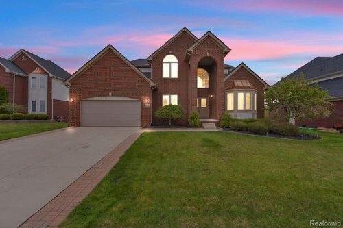 42088 Woodglen Drive, Novi, MI, 48375 | Card Image