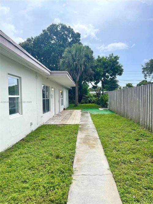 1w-1004 Sw 24th Ave, Fort Lauderdale, FL, 33312-3052 | Card Image