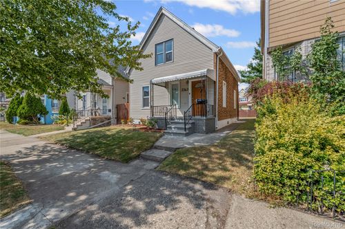 2343 Evaline St, Hamtramck, MI, 48212-3252 | Card Image