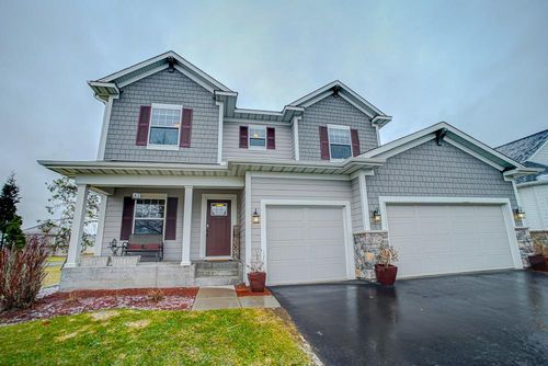 2046 Highland Cir, Hudson, WI, 54016-4601 | Card Image