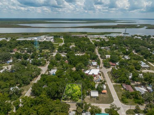 173 Dr Frederick S Humphries St, Apalachicola, FL, 32320-1438 | Card Image