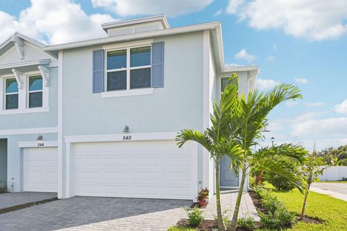 540 Salisbury Cir, Fort Pierce, FL, 34982-3970 | Card Image