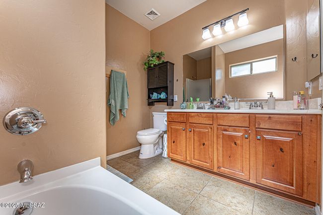 Primary bath 3 | Image 19