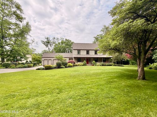 27 Ridge Dr, Fremont, OH, 43420-3191 | Card Image