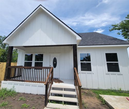 2714 1st St, Brownwood, TX, 76801-5710 | Card Image