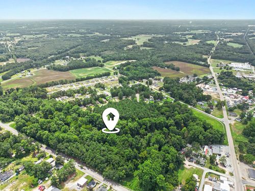 300 S Main St, Four Oaks, NC, 27524-8558 | Card Image