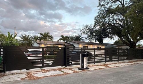 1721 Sw 96th Ave, Miramar, FL, 33025-1906 | Card Image
