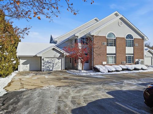 761 Cherokee Path, LAKE MILLS, WI, 53551-9520 | Card Image