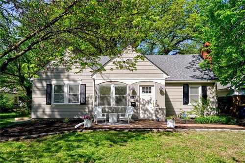 5436 Reeds Rd, Mission, KS, 66202-1921 | Card Image