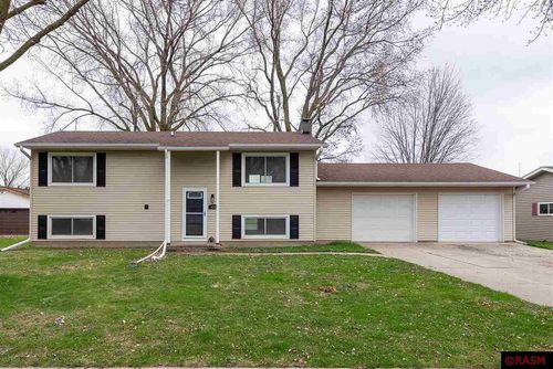 412 14th Ave Nw, Waseca, MN, 56093-2239 | Card Image