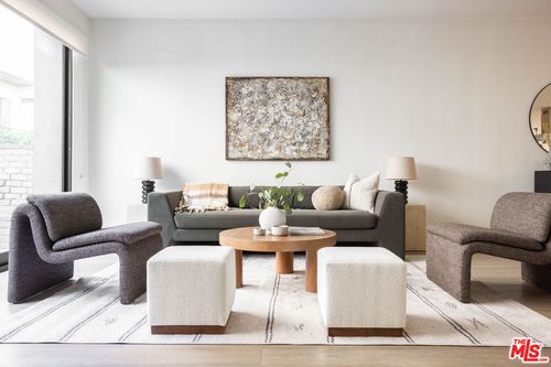 4-1823 N Fuller Ave, Los Angeles, CA, 90036-2811 | Card Image