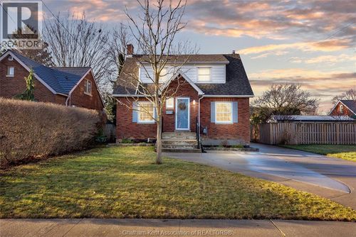 112 Arnold St, Chatham, ON, N7L2X8 | Card Image