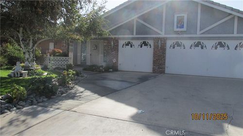 13700 White Sail Dr, Victorville, CA, 92395 | Card Image