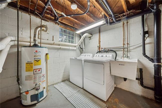 304 E Patty Ln, House other with 3 bedrooms, 2 bathrooms and 1 parking in Monroeville PA | Image 23