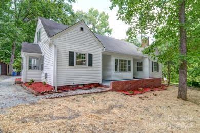 Wade St, Wadesboro, NC 28170