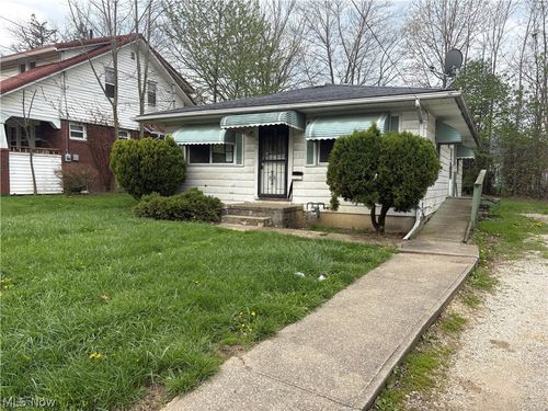 860 Mercer Ave, Akron, OH, 44320-2810 | Card Image