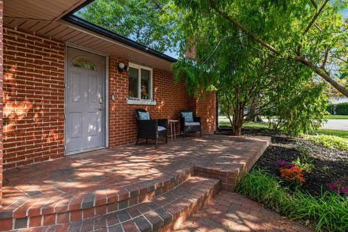 820 Celia Ln, Lexington, KY, 40504-2366 | Card Image