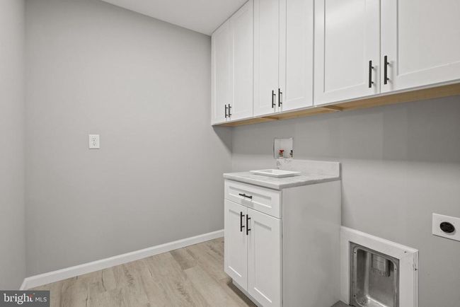 1500 Embassy Dr, Townhouse with 5 bedrooms, 4 bathrooms and null parking in HARRISBURG PA | Image 16