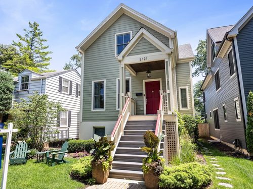 2121 Pioneer Rd, Evanston, IL, 60201-2514 | Card Image