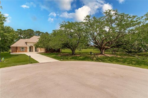 429 Katie Ct, Madisonville, LA, 70447-5000 | Card Image