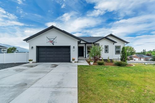 629 W Elberta Dr, Pleasant View, UT, 84414-1410 | Card Image