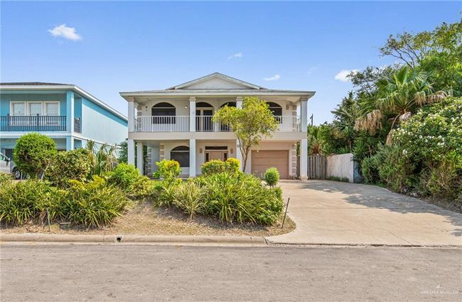 813 N Shore Dr, House other with 3 bedrooms, 3 bathrooms and 2 parking in Port Isabel TX | Image 17