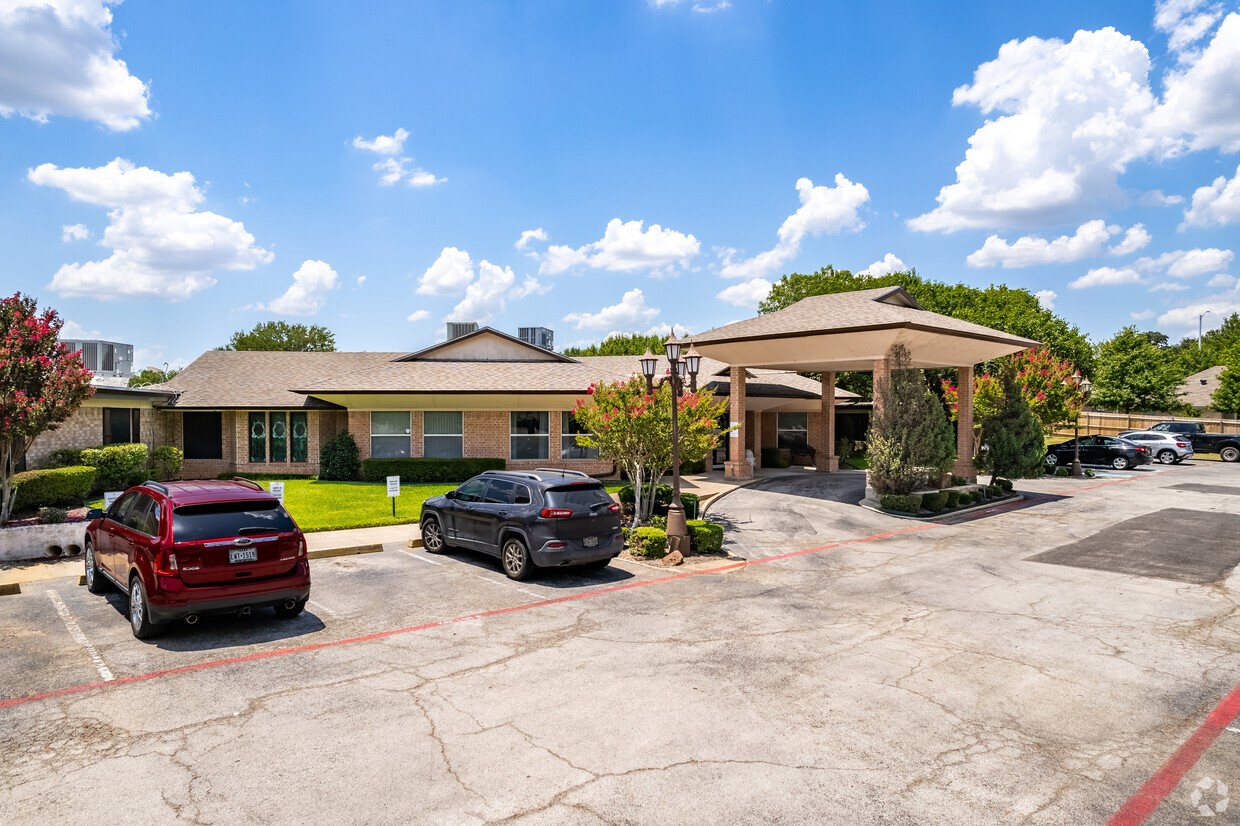 2229 N Carroll Blvd, Denton, TX 76201