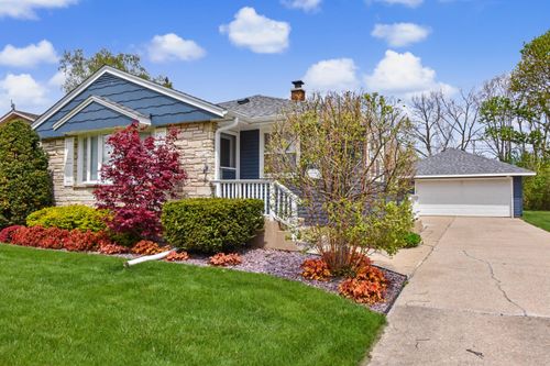 810 Carrington Ave, SOUTH MILWAUKEE, WI, 53172-1220 | Card Image