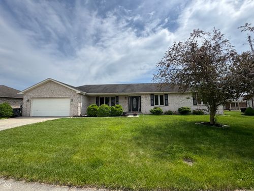 2725 Falcon Ct, Seymour, IN, 47274-8629 | Card Image