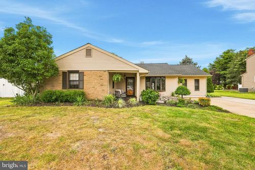 8 Collins Ln, SEWELL, NJ, 08080-1704 | Card Image