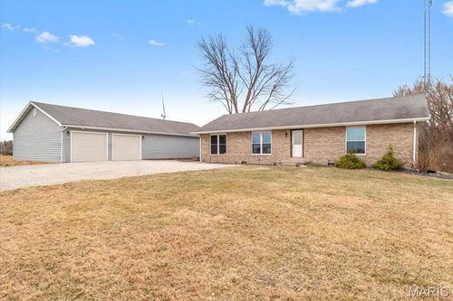 14201 Williamson Rd, Virden, IL, 62690-4571 | Card Image