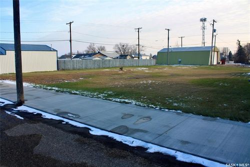 402 2nd St, Dundurn, SK, S0K1K0 | Card Image