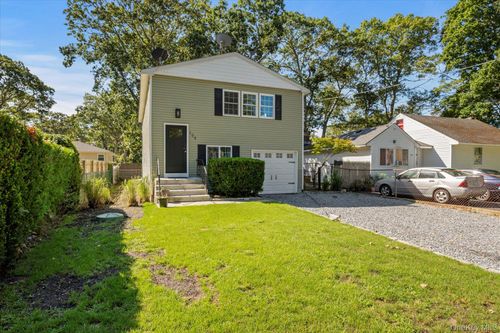 194 Moriches Ave, Mastic, NY, 11950-3705 | Card Image