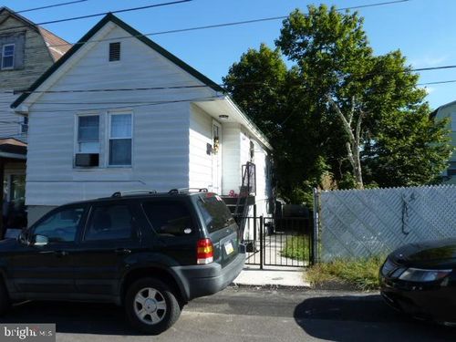 9 Thomas St, Nanticoke, PA, 18634-2129 | Card Image