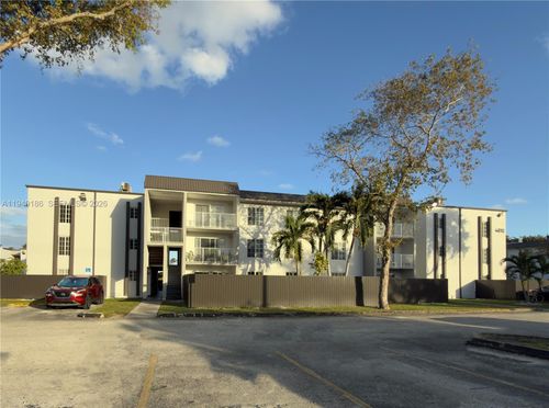 apt-206-4810 Nw 79th Ave, Doral, FL, 33166-5424 | Card Image