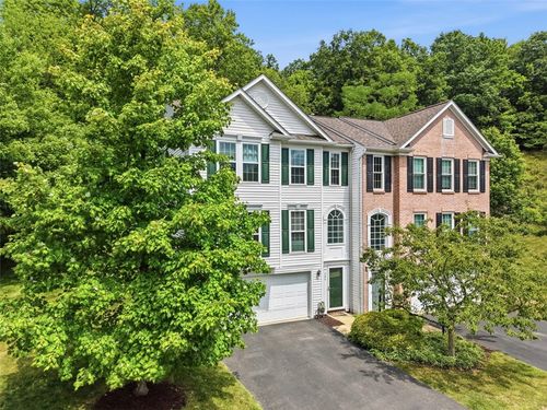 724 Bush Dr, Mars, PA, 16046-4822 | Card Image