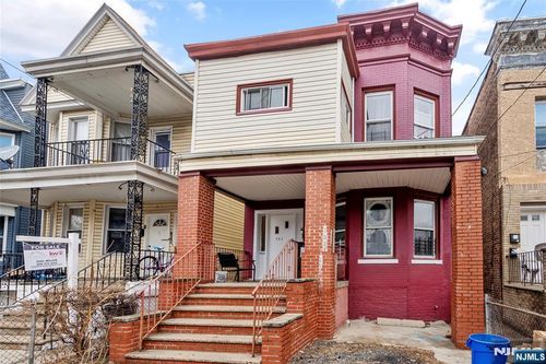 104 Wegman Pkwy, Jersey City, NJ, 07305-3315 | Card Image