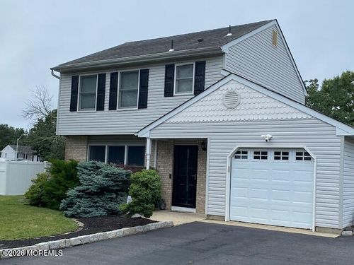 8 Partridge Ln, Howell, NJ, 07731-2895 | Card Image