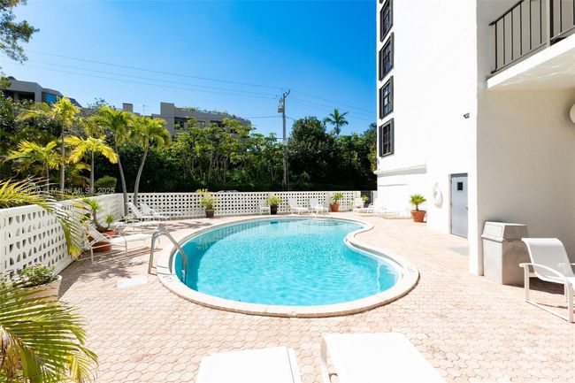 APT-5B - 77 Crandon Blvd, Condo with 1 bedrooms, 2 bathrooms and null parking in Key Biscayne FL | Image 38