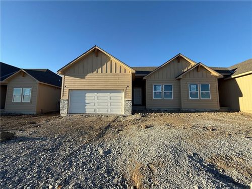 1222 Sw Windbrook Dr, Lee's Summit, MO, 64082 | Card Image