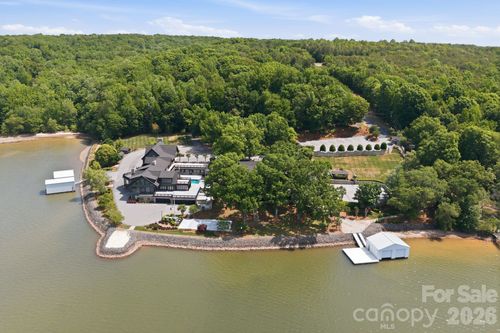 9719 Nine Eagles Ln, Charlotte, NC, 28278-6716 | Card Image